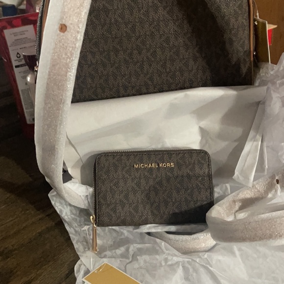 Mk backpt - Picture 2 of 3